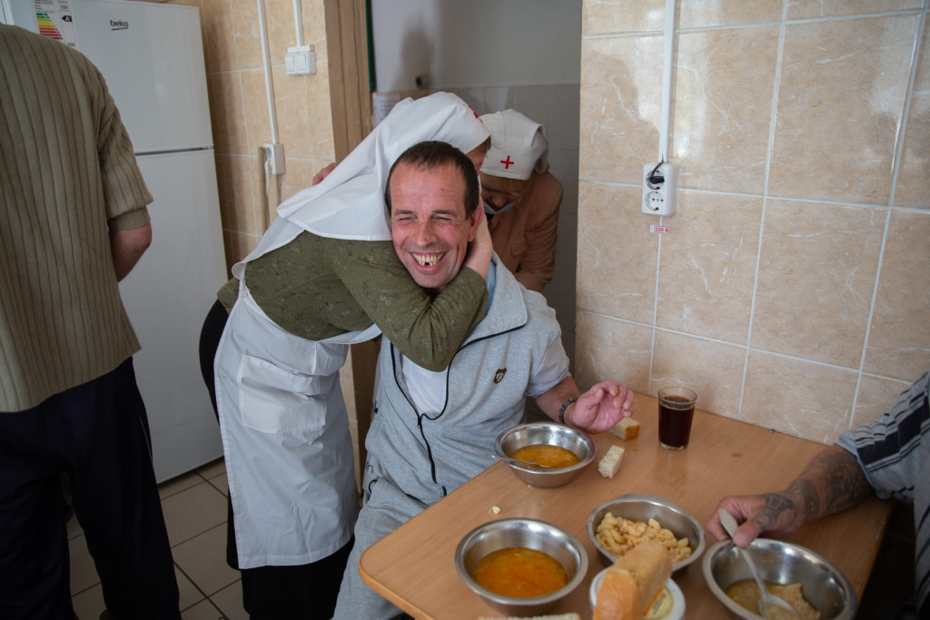 Пасхальные поздравления для подопечных приюта