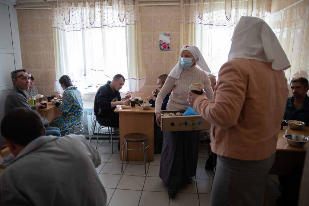 Пасхальные поздравления для подопечных приюта