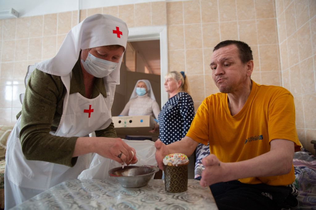 Пасхальные поздравления для подопечных приюта