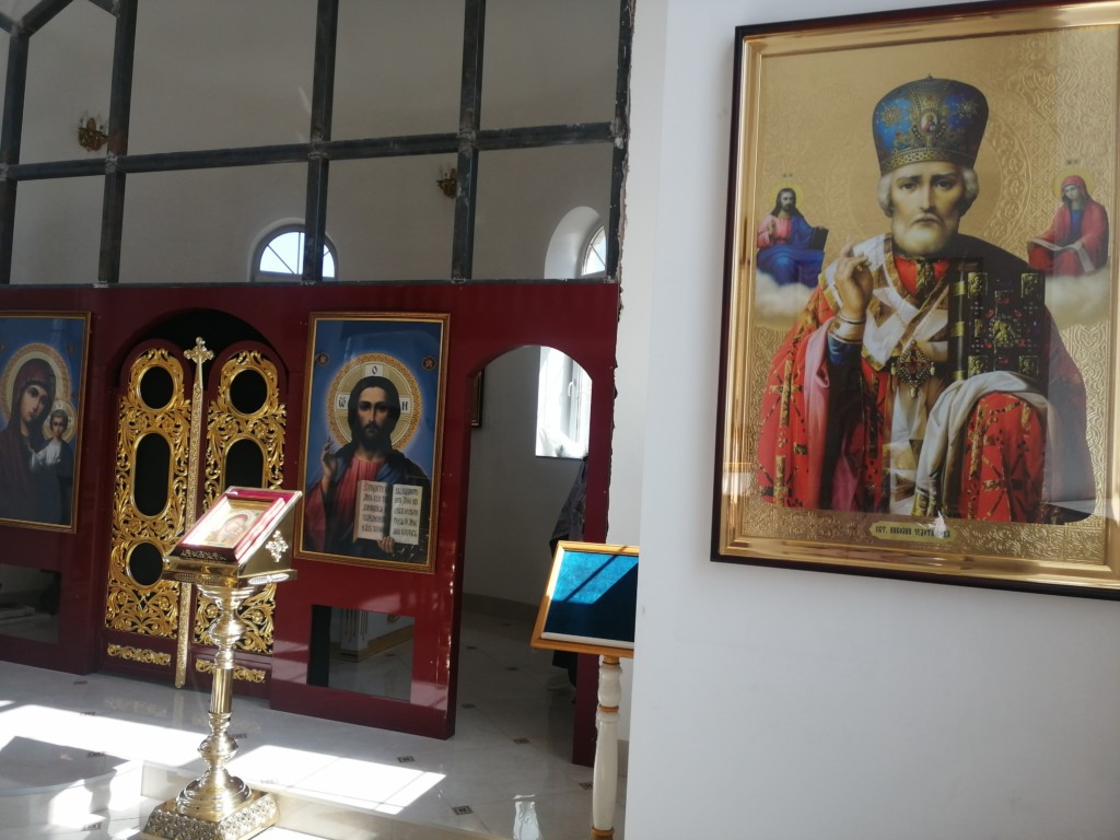 Храмовые иконы в храме Великомученика и целителя Пантелеимона