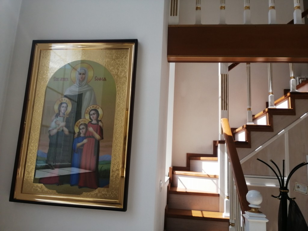 Храмовые иконы в храме Великомученика и целителя Пантелеимона